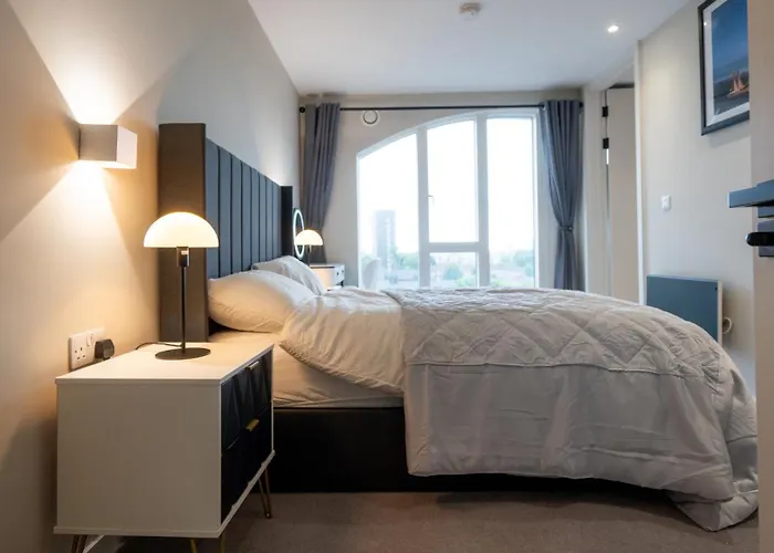 Mega5 Modern 2Bedroom Luxury Deansgate-2Baths, 2Toilets, With Car Park
